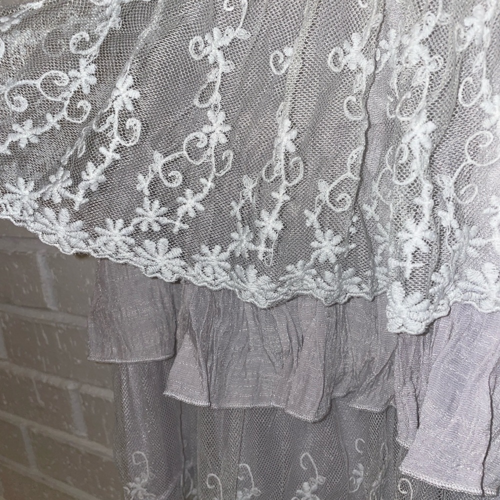 Layered lace top - Picture 3 of 10